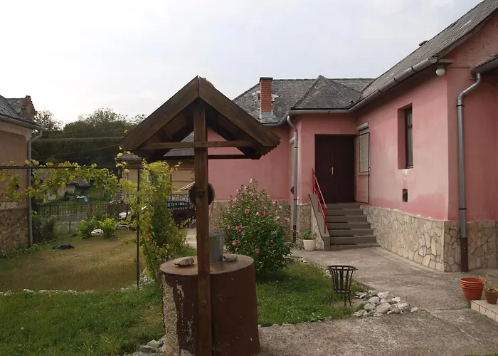 Hibiszkusz Haz * Bekolce